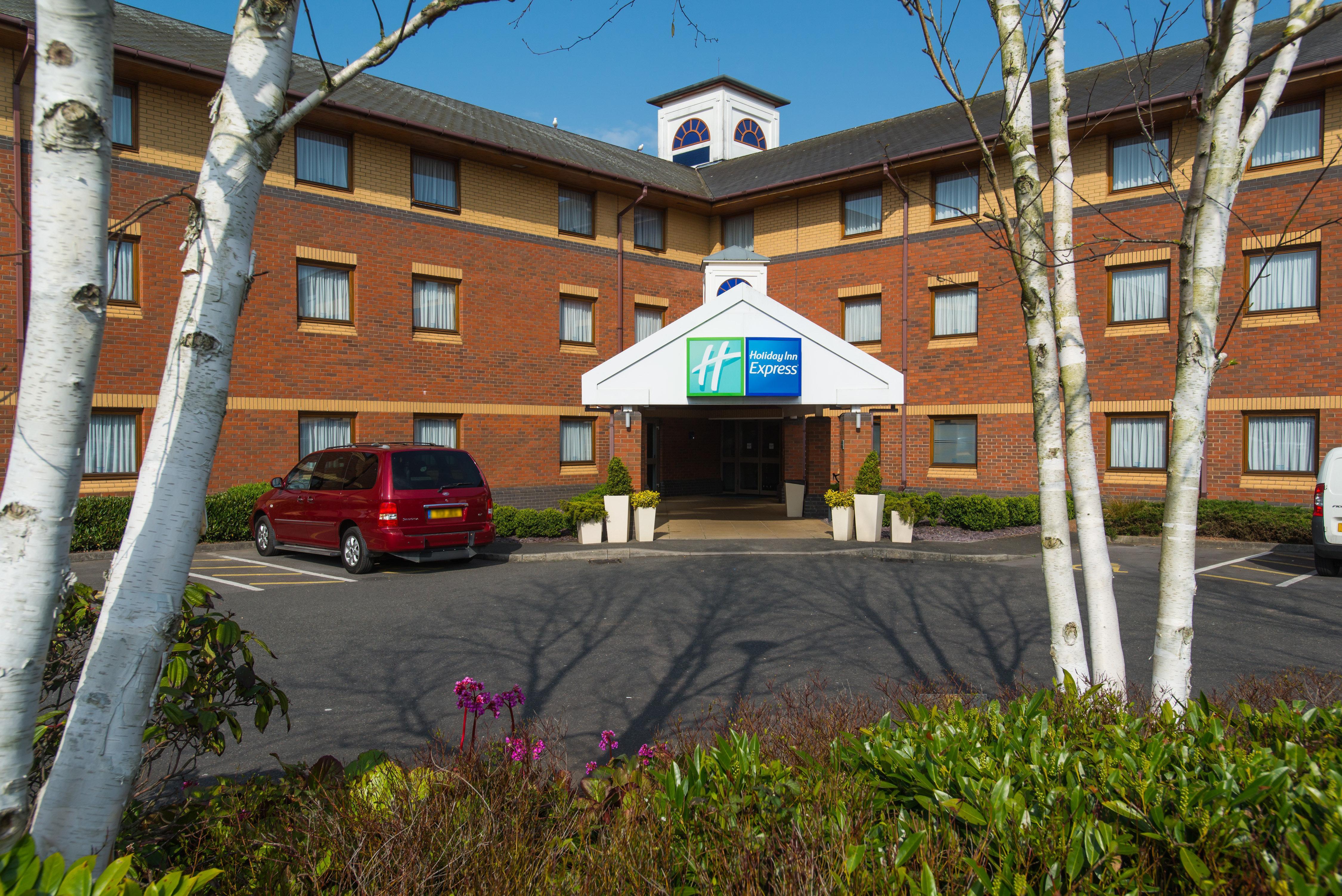 Holiday Inn Express Exeter East, An Ihg Hotel Exterior photo