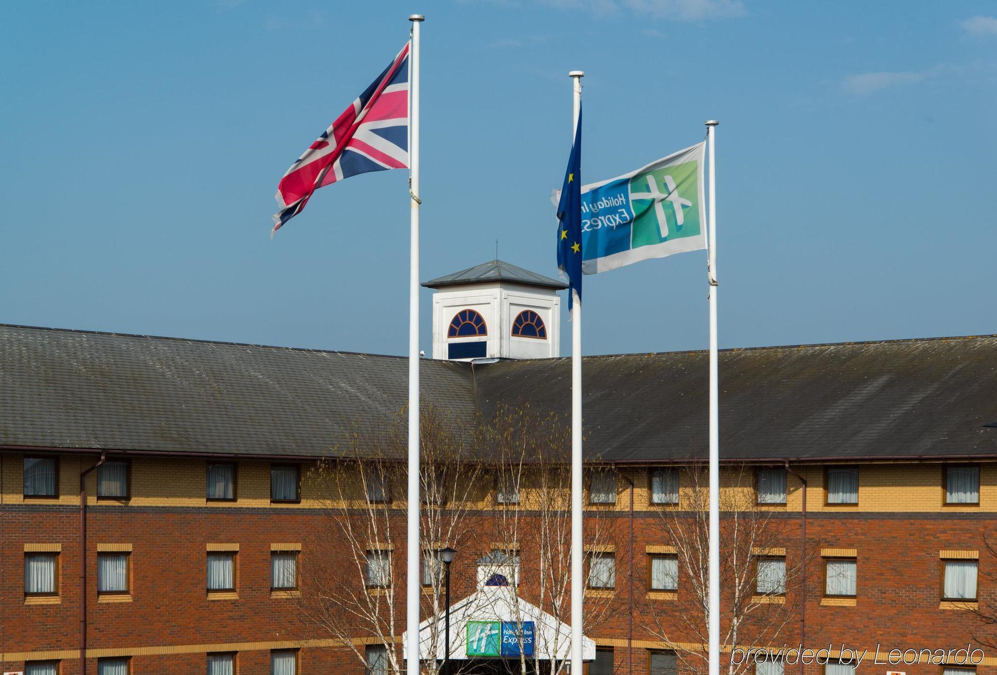 Holiday Inn Express Exeter East, An Ihg Hotel Exterior photo