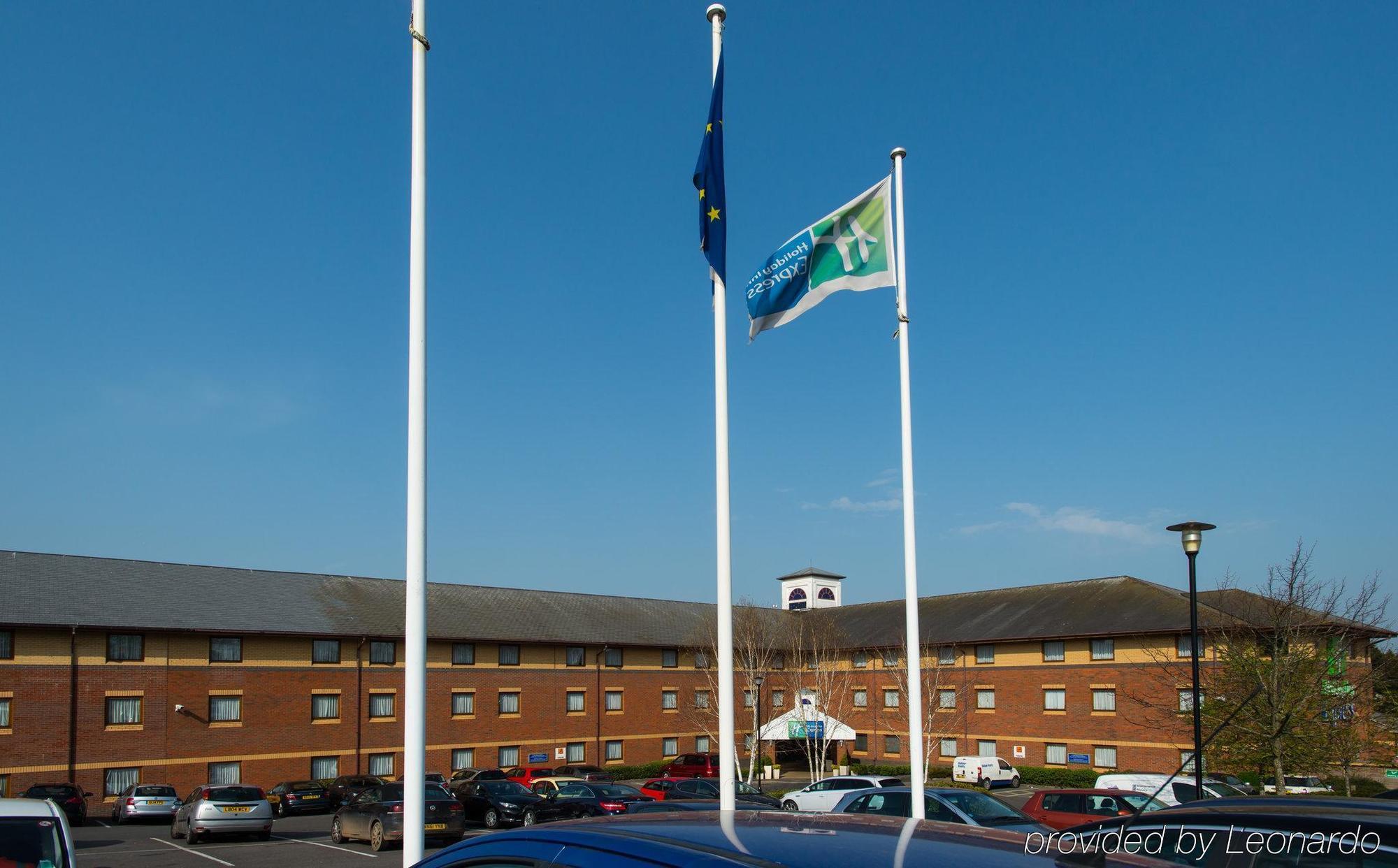 Holiday Inn Express Exeter East, An Ihg Hotel Exterior photo