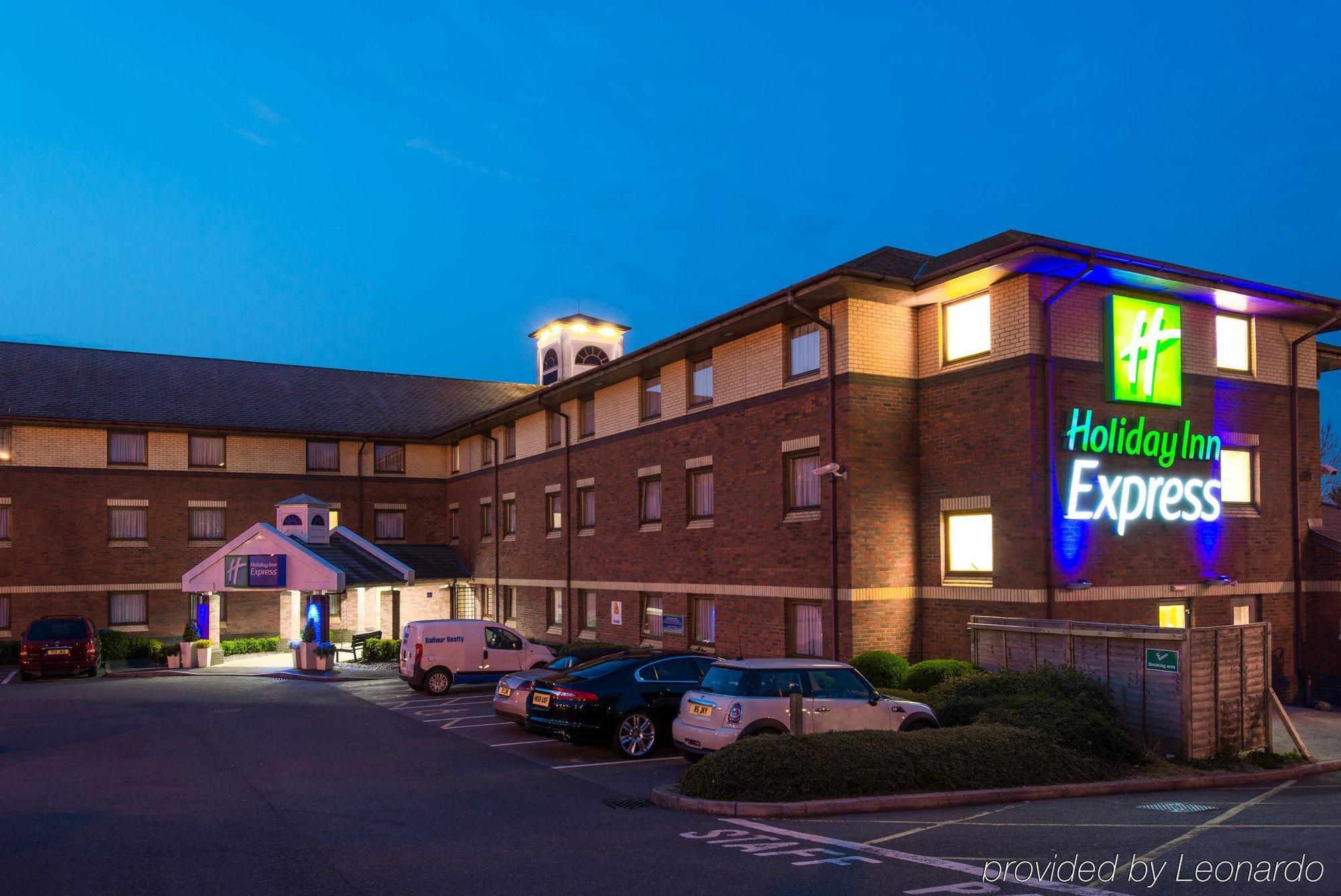 Holiday Inn Express Exeter East, An Ihg Hotel Exterior photo