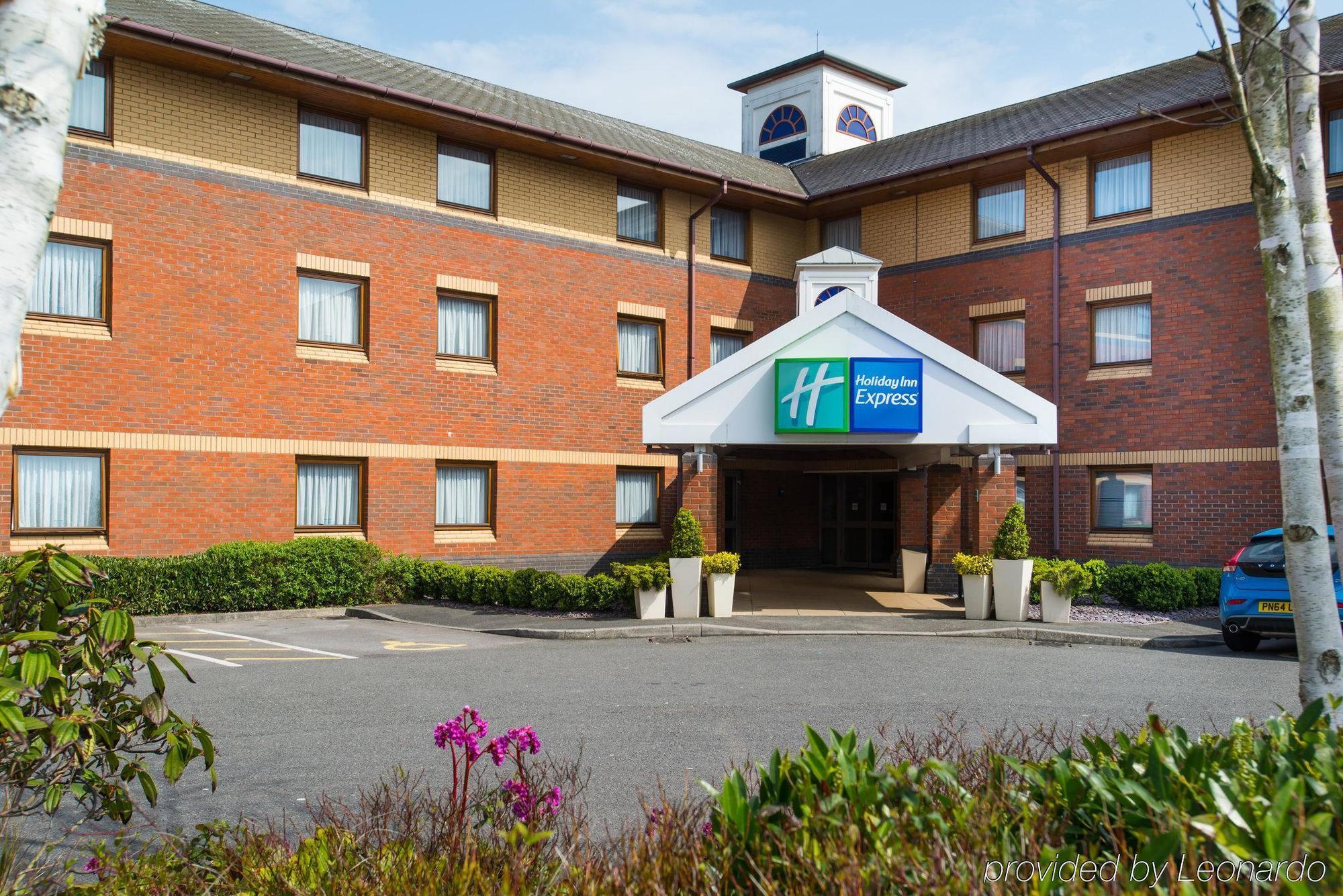 Holiday Inn Express Exeter East, An Ihg Hotel Exterior photo